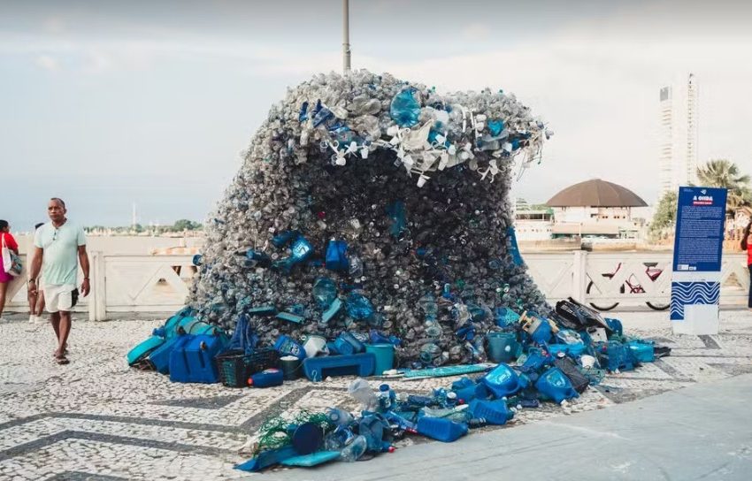  Belém vira cenário de alerta climático com obras gigantes que chocam e encantam o público