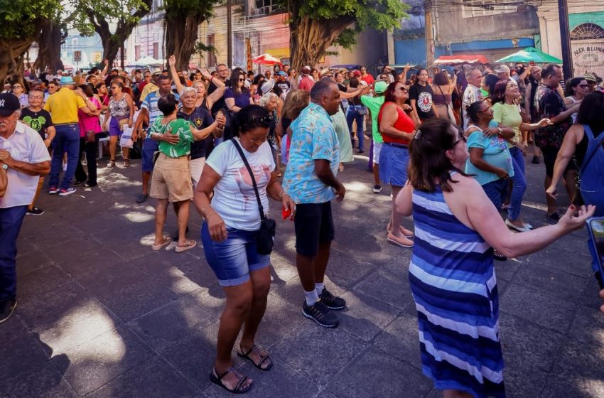  Sabadinho Bom apresenta músico Gilvando Azeitona neste final de semana