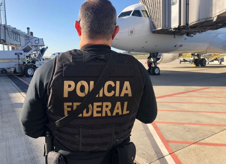  Polícia Federal prende três pessoas em aeroporto de Guarulhos por mandados judiciais