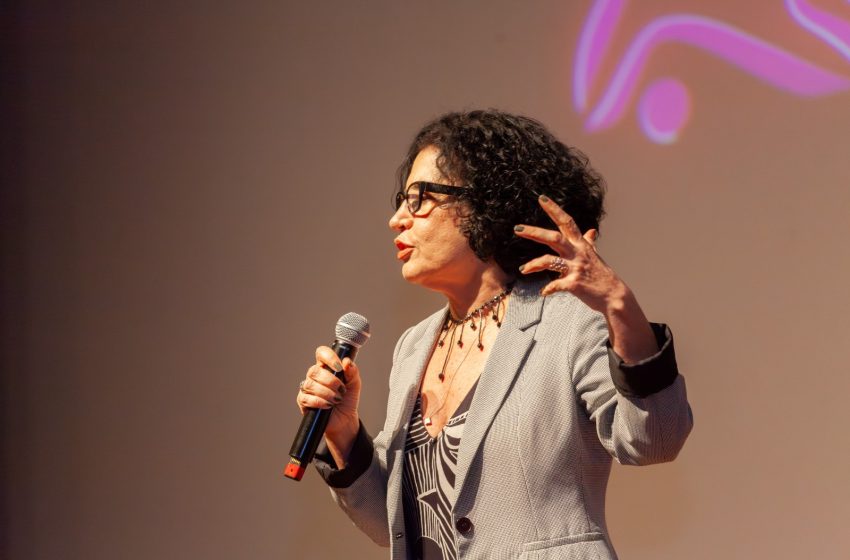  Congresso da Afya Paraíba encerra com palestra inspiradora de Viviane Mosé sobre o valor da vida