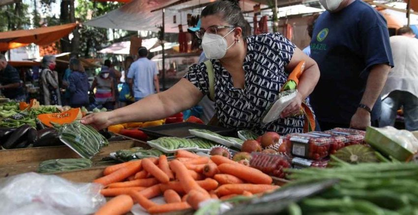  Atividade econômica brasileira recua em setembro, mas mantém alta anual significativa
