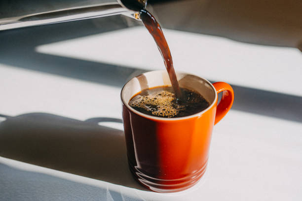 Beber uma xícara de café por dia pode reduzir em até 39% o risco de arritmia cardíaca, revela estudo internacional
