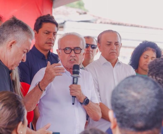  Cícero Lucena aprova obras em nove ruas do Colinas do Sul e anuncia pavimentação completa do bairro, que já recebeu R$ 35 milhões em infraestrutura