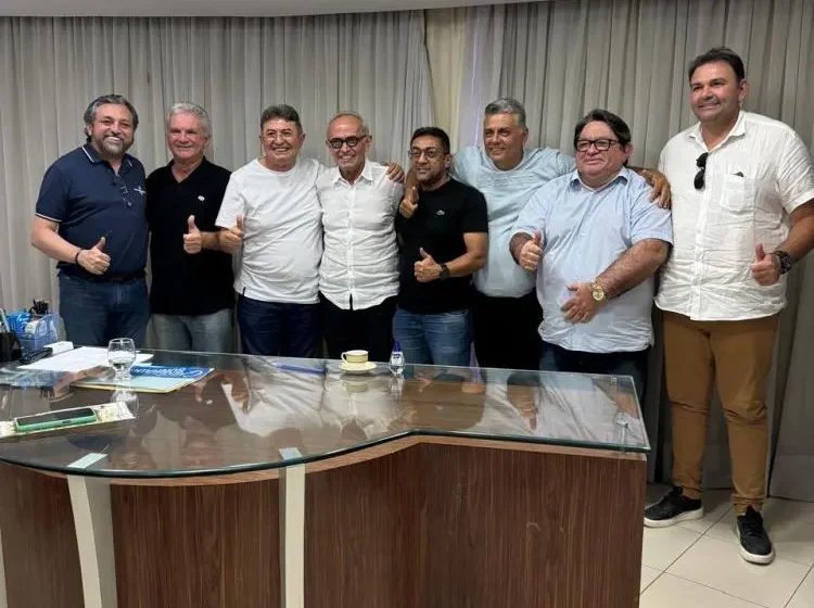  Oposição de São José de Piranhas se une e declara apoio à pré-candidatura de Cícero Lucena ao Governo da Paraíba