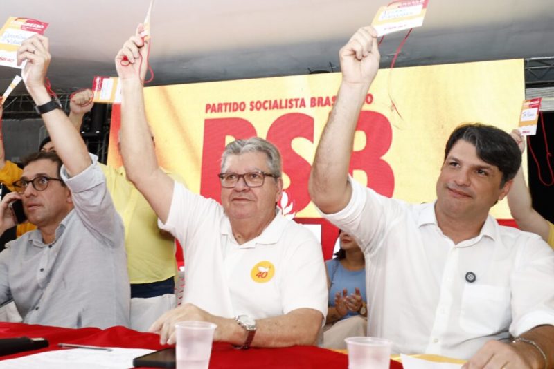  Segmentos do PSB em João Pessoa se reúnem após renúncia de Leo Bezerra à presidência municipal