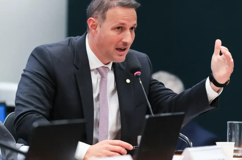  Parecer de Derrite em PL Antifacção condiciona atuação da PF a pedido de governador e gera críticas