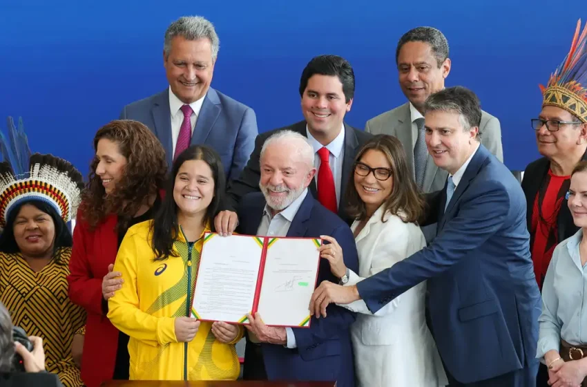  Lula envia ao Congresso projetos que criam Universidade Federal Indígena e Universidade Federal do Esporte