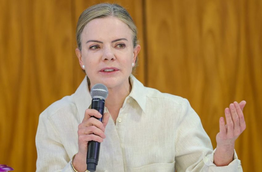  Gleisi Hoffmann critica derrubada de vetos ao Licenciamento Ambiental e diz que decisão “é perda para o Brasil”