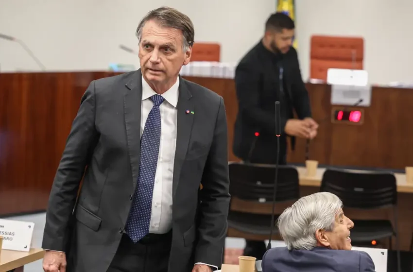  Bolsonaro deve cumprir pena até 2052, com possibilidade de progressões a partir de 2033, calcula Vara de Execuções Penais