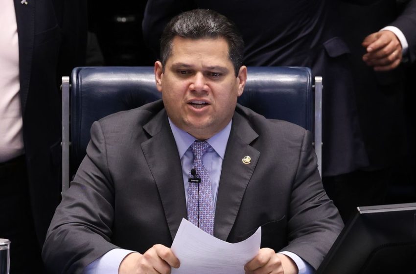  Alcolumbre cancela calendário de sabatina de Jorge Messias para o STF após ausência de mensagem formal do governo