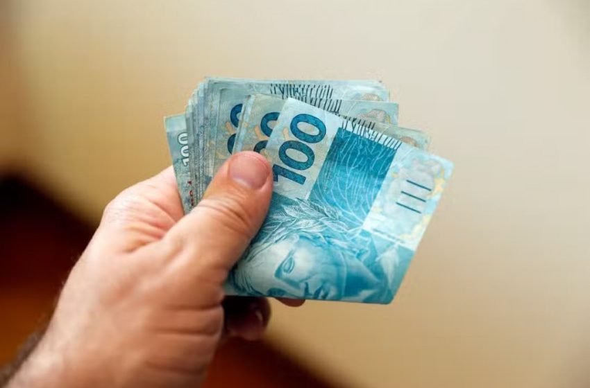  Prefeitura de João Pessoa antecipa 13º e injeta R$ 430 milhões na economia no mês de junho