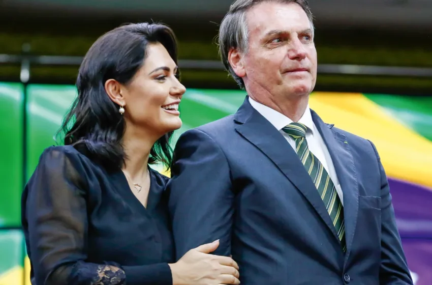  Bolsonaro passa por novo procedimento após crise de soluços, diz Michelle