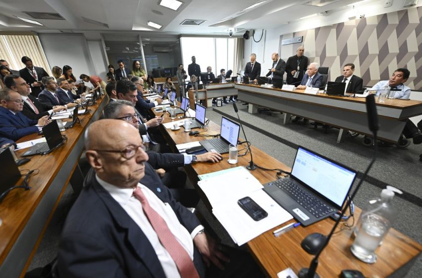  CCJ acelera análise do PL da Dosimetria e projeto pode ir ao plenário nesta quarta