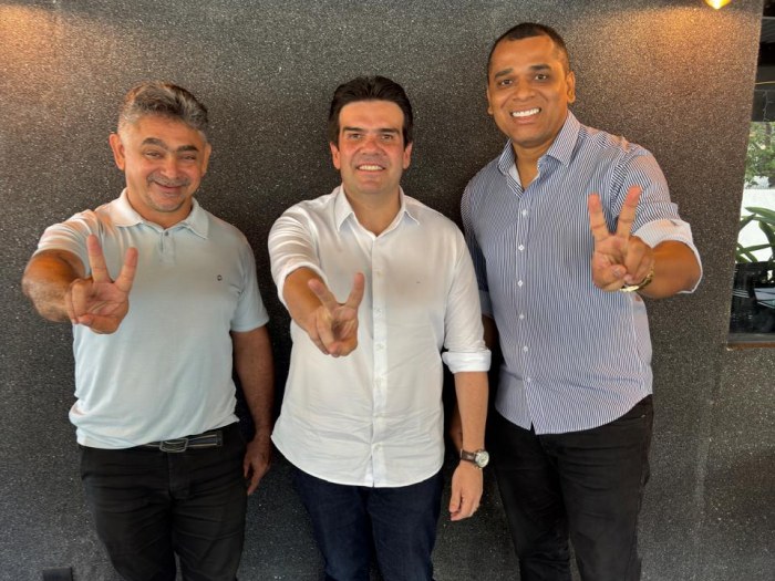  Eduardo Carneiro amplia base política em Bayeux com apoio de vereadores experientes