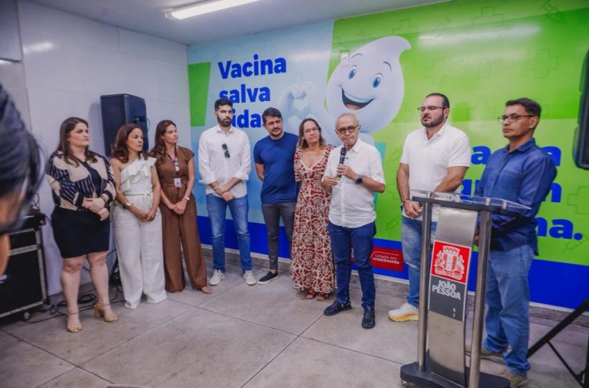  Cícero Lucena inaugura reforma do Centro Municipal de Imunização, 85º equipamento de saúde requalificado pela gestão