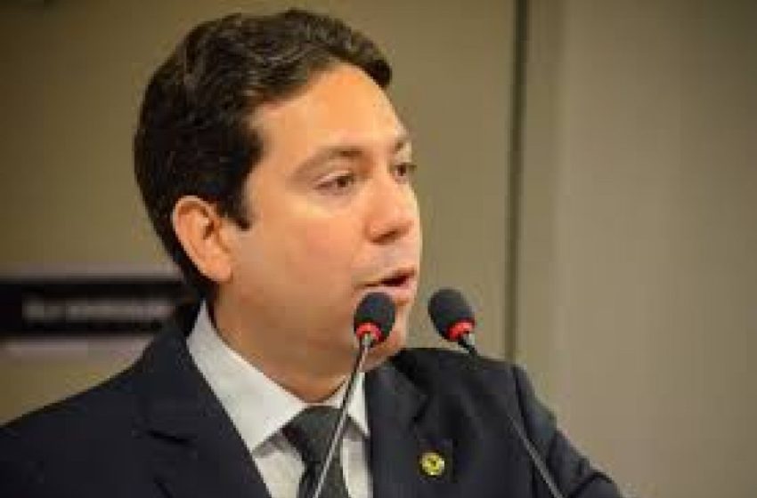  Felipe Leitão anuncia decisão política e deve apoiar Cícero Lucena nas eleições de 2026