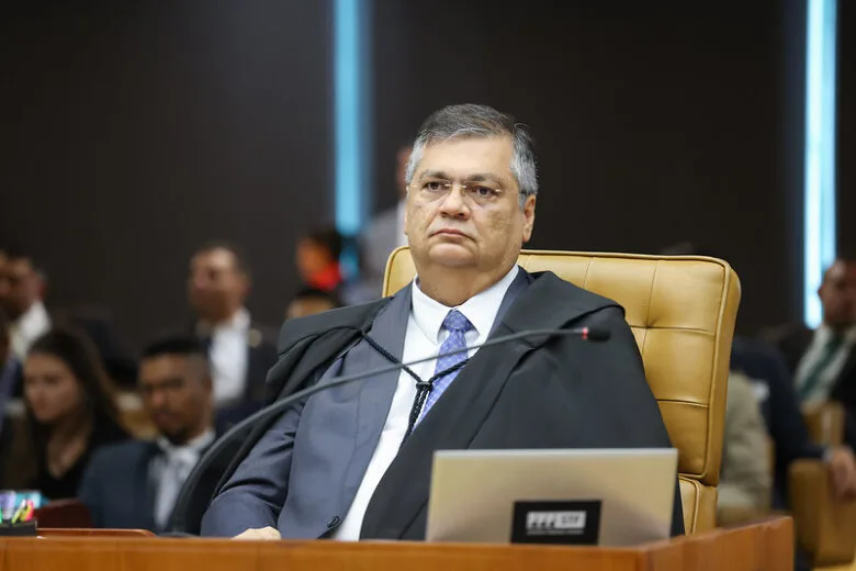  Dino suspende regra que libera emendas de relator e questiona impacto fiscal de projeto aprovado pelo Congresso