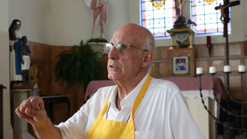  Padre Júlio Lancelotti suspende transmissões de missas e atividades nas redes sociais a pedido da Arquidiocese de São Paulo