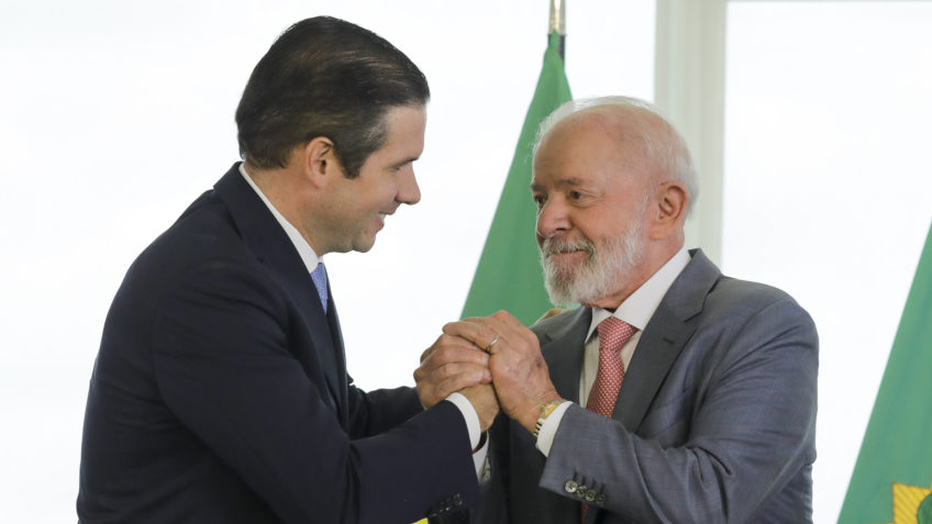 Governo Federal aposta em apoio de Hugo Motta para avançar com projeto que extingue escala 6×1