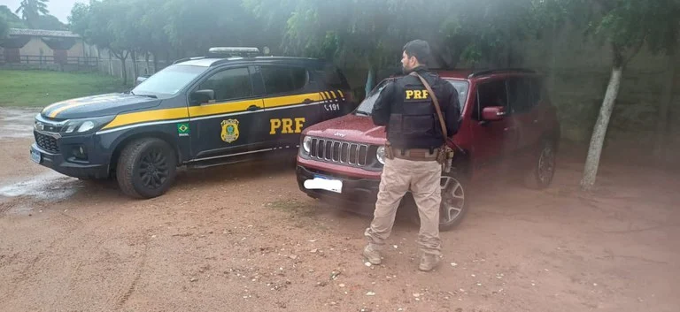  PRF intensifica fiscalização e recupera quatro veículos em diferentes cidades da Paraíba