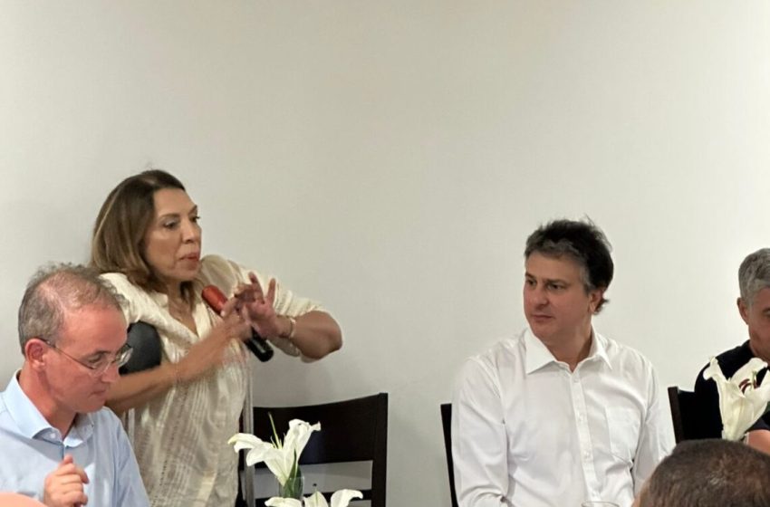  Cida Ramos reúne ministro Camilo Santana e lideranças da Educação em encontro político do PT-PB
