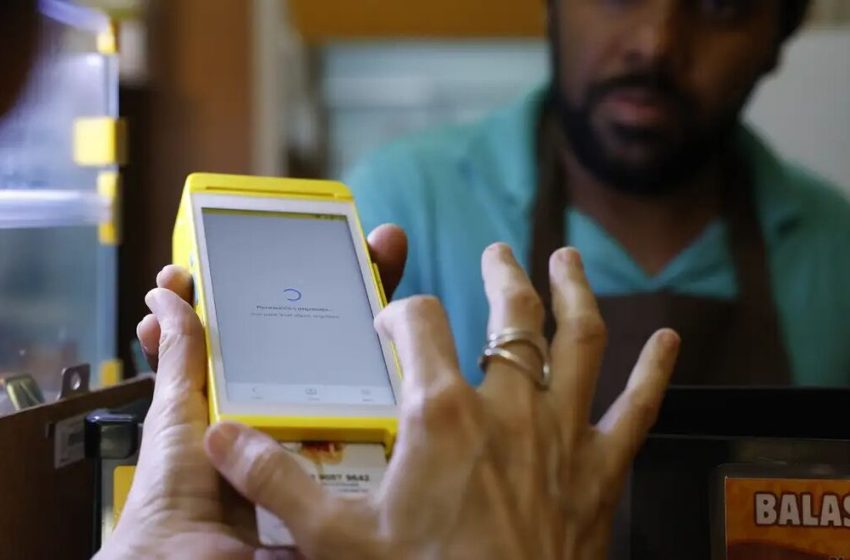  Setor de serviços registra 9º alta consecutiva e alcança nível histórico em outubro