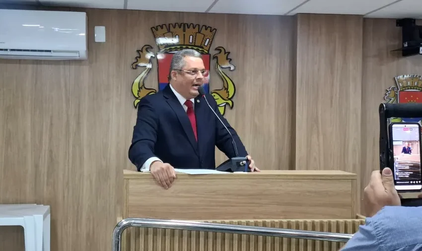  Edvaldo Neto assume Prefeitura de Cabedelo de forma interina