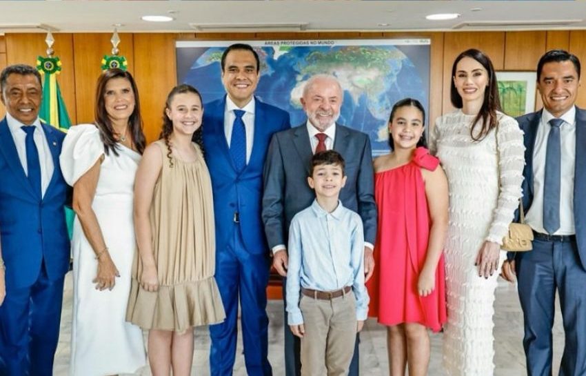  Lígia Feliciano celebra posse do filho no Ministério do Turismo