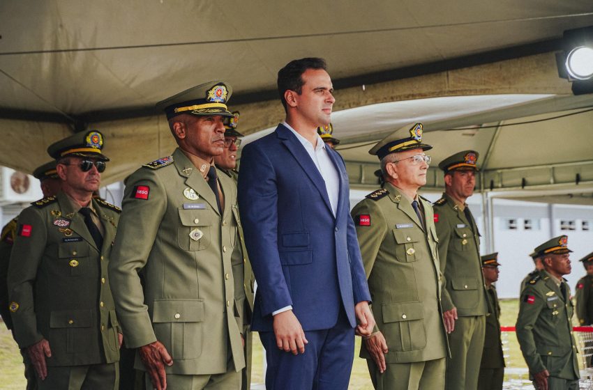 Lucas Ribeiro prestigia formatura de novos aspirantes da Polícia Militar da Paraíba