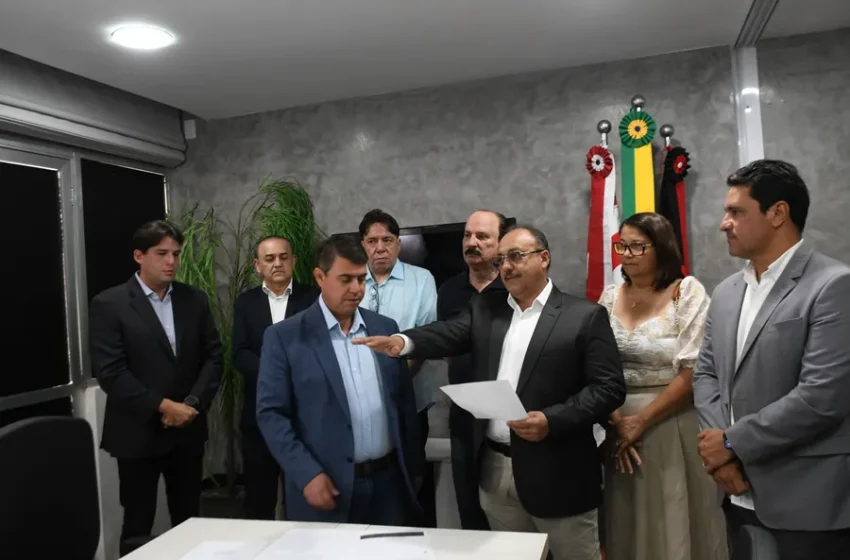  Zezinho Botafogo toma posse na Câmara de João Pessoa