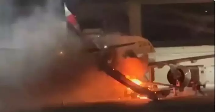  Incêndio em equipamento de solo obriga retirada de passageiros de avião em Guarulhos