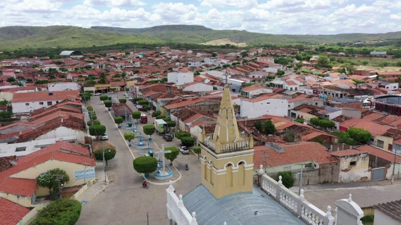  Prefeitura de Bonito de Santa Fé exonera comissionados e rescinde contratos para conter gastos