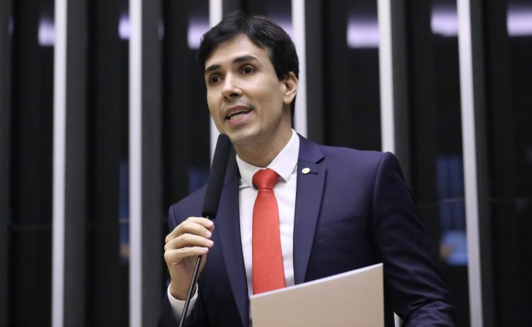  Câmara aprova PEC que isenta IPVA de veículos com mais de 20 anos