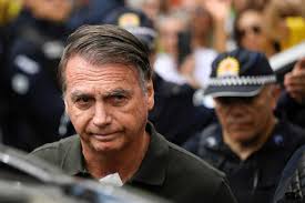  Justiça bloqueia benefícios de Bolsonaro enquanto preso