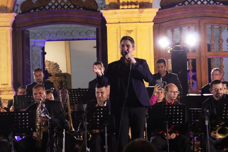  Projeto ‘Viva o Centro com Música’ apresenta show especial de Natal com Túlio Melo