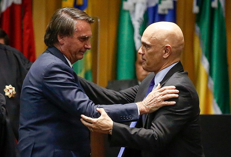  Moraes permite fisioterapia e visitas a Bolsonaro na prisão