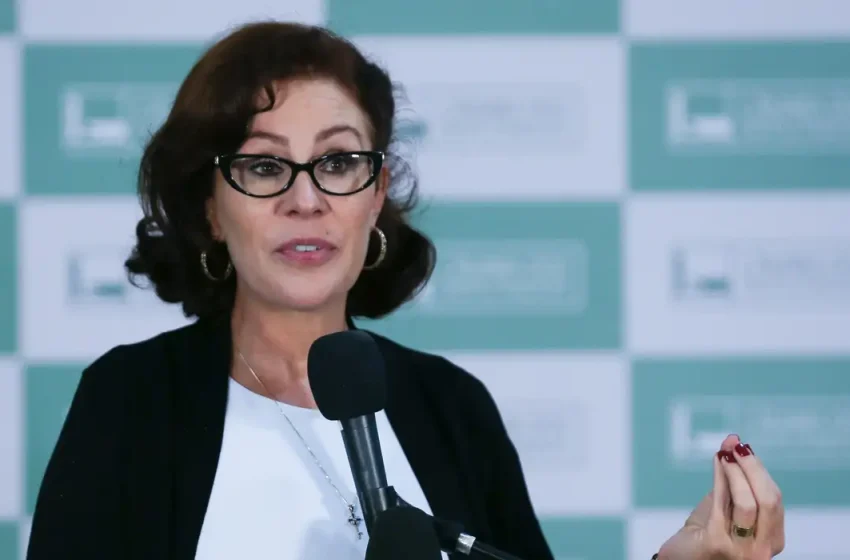  Relator da CCJ apresenta parecer contrário à cassação de Carla Zambelli