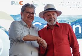  Lula prova em evento que João Azevedo já é o seu Senador na Paraíba. Veja vídeo