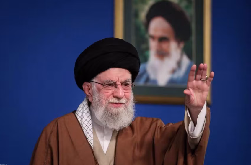  Após meses da morte, Irã realiza sepultamento de Ali Khamenei