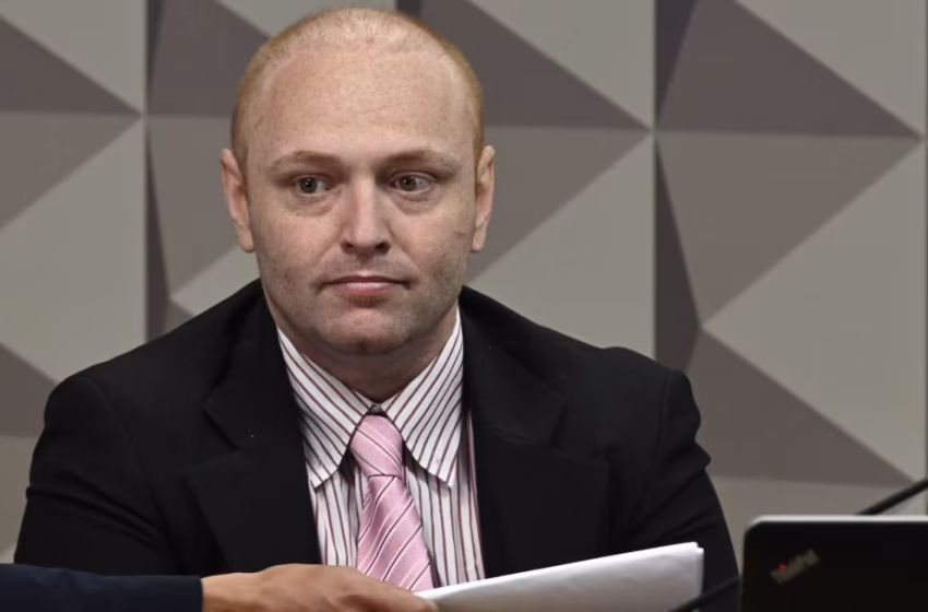  Moraes concede progressão de regime a Delgatti