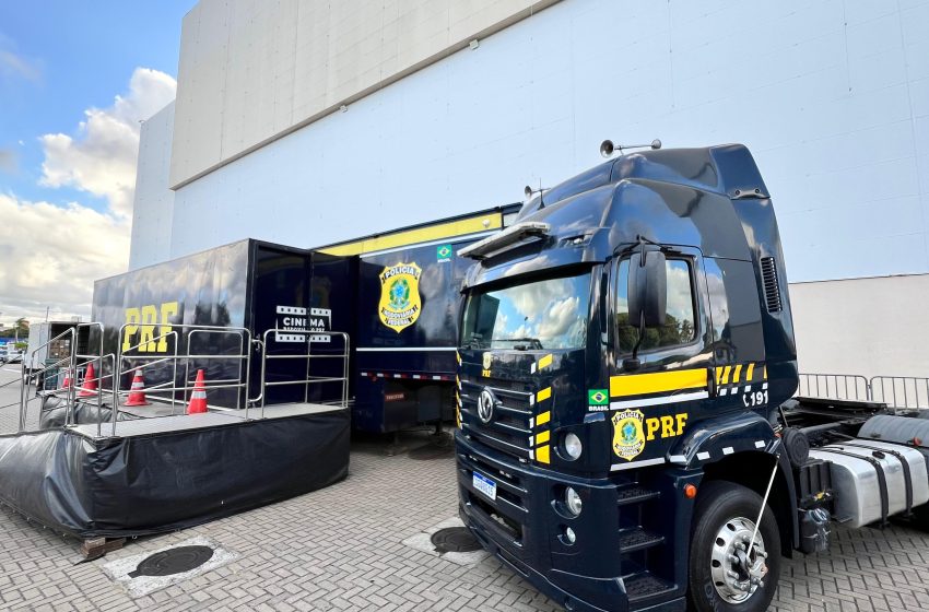  Carreta do Cinema Rodoviário da PRF leva educação para o trânsito ao Mangabeira Shopping até 10 de janeiro