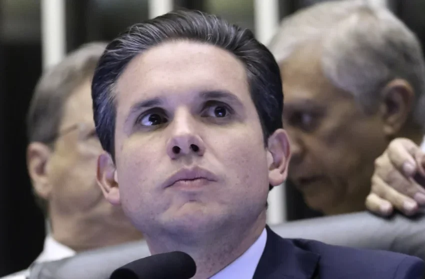  Presidente da Câmara Hugo Motta ganha protagonismo na escolha do novo ministro do TCU