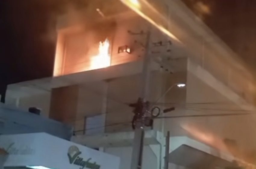  Incêndio atinge antigo prédio da Telpa no Centro de Cajazeiras