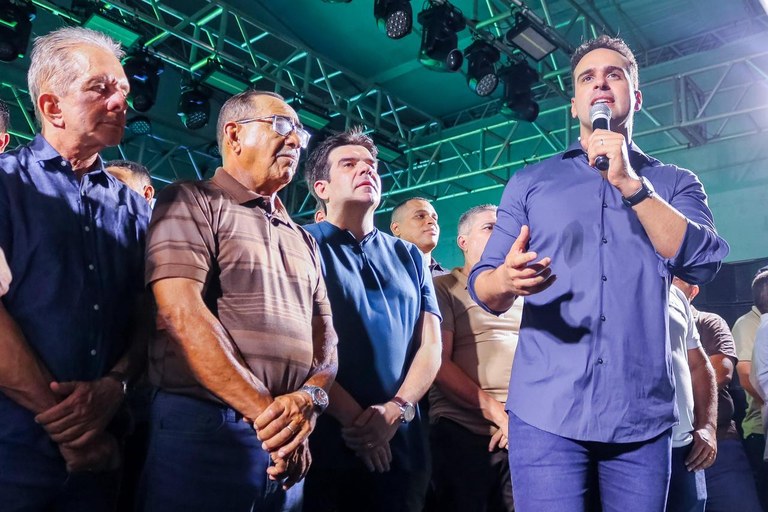  Lucas Ribeiro participa da Festa de Santos Reis em Tacima e comemora conclusão da estrada até o distrito do Braga