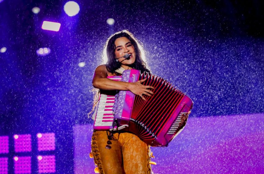  Prefeito Cícero Lucena prestigia DVD de Lucy Alves e ressalta vocação de João Pessoa para eventos de grande porte