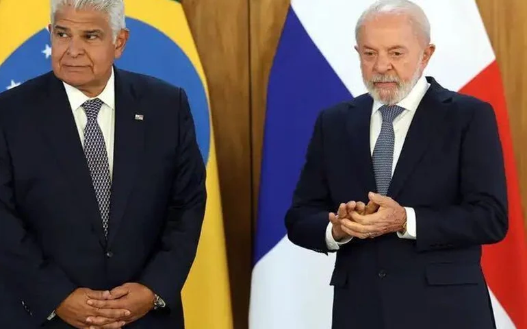  Lula conversa com presidente do Panamá e trata de visita oficial e agenda regional