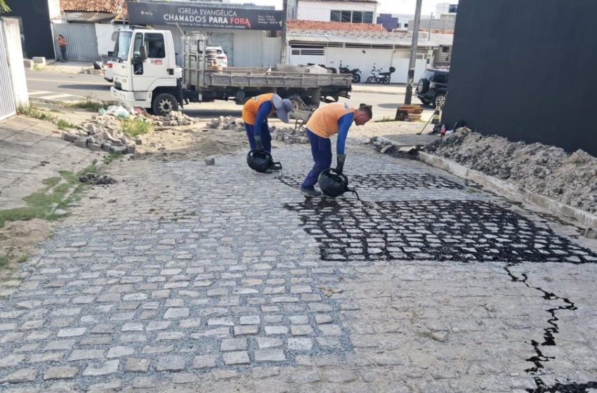 Seinfra realiza ações de manutenção viária em 14 bairros de João Pessoa