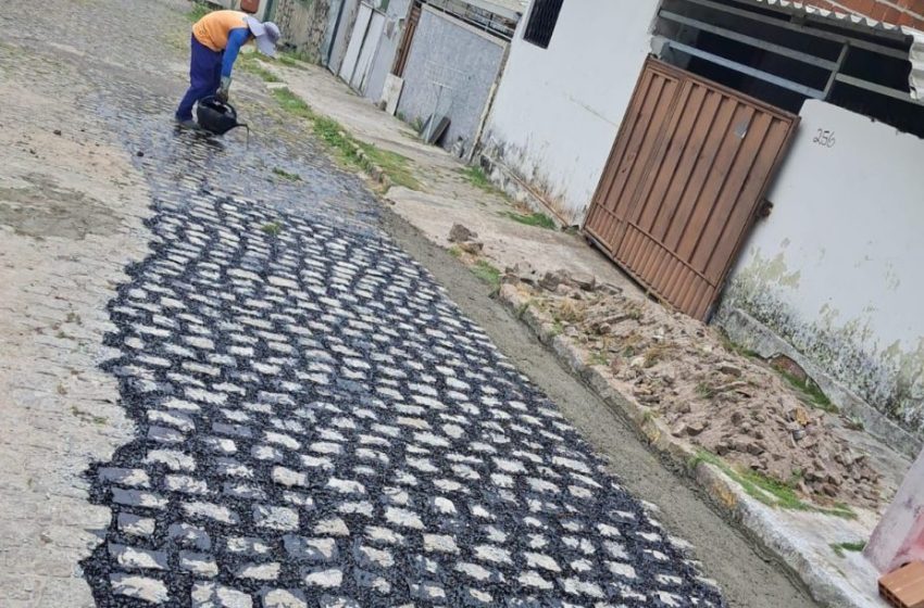  Operação tapa-buraco atende 18 bairros de João Pessoa nesta quarta-feira (28)