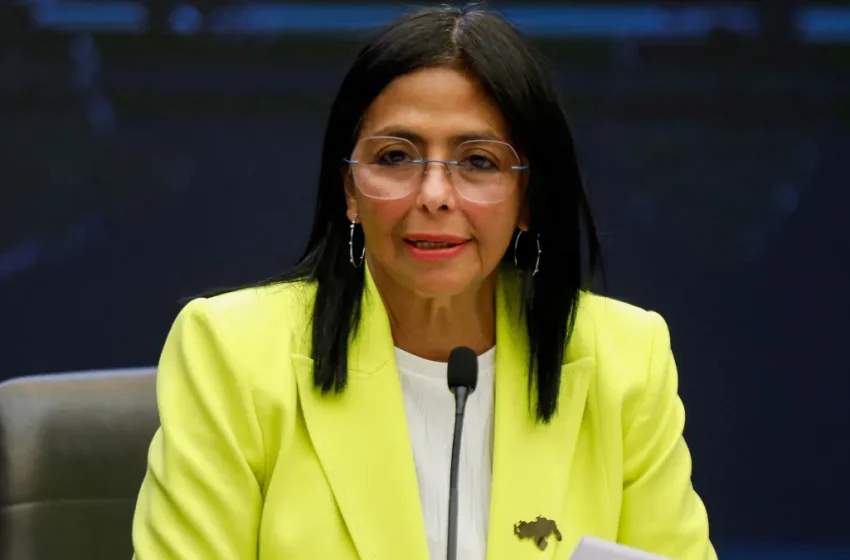  Delcy Rodríguez critica influência dos EUA e diz que Venezuela deve resolver seus próprios conflitos