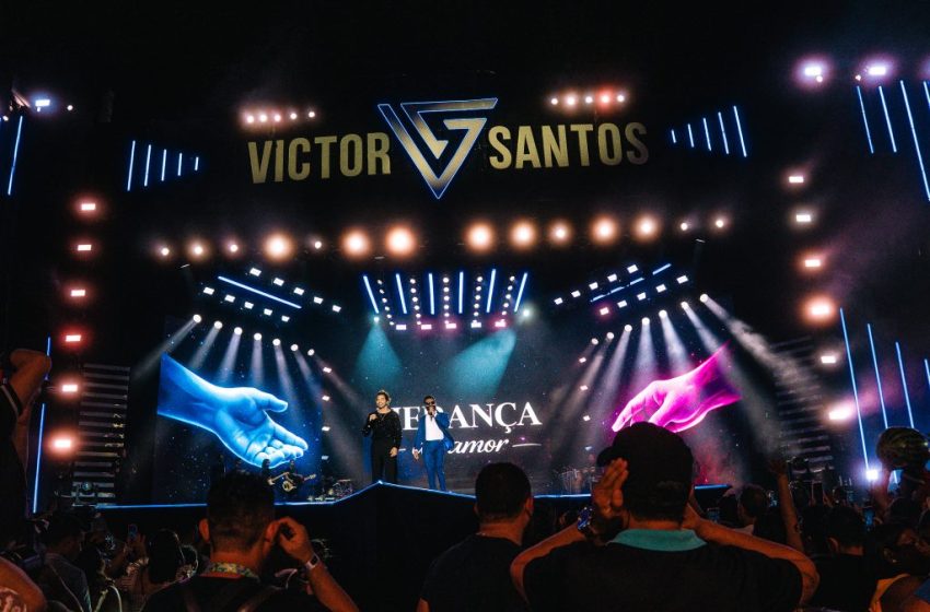  Gravação de DVD de Victor Santos reúne milhares de fãs no Busto de Tamandaré